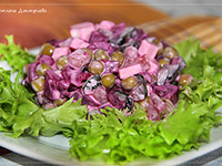 Свекольный салат с горошком