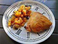 Курица на овощной «подушке»