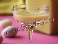 Ликер яичный