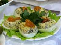 Яйца, фаршированные грибами