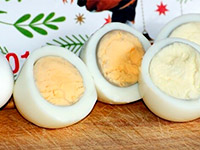 Как сварить яйца в мультиварке