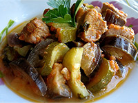 Мясо с баклажанами и кабачками