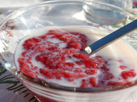 Ягодный пудинг со сливками