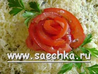 «Шиповник» или «розочка» из помидоров