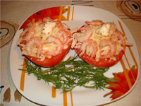 Закусь из помидора, сыра и креветок