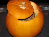 Жаркое по-королевски в тыквенном горшочке