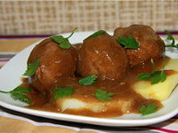 Фрикадельки под соусом