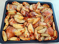 Куриные бёдрышки с картошкой