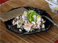 Салат с сердцем и солёными огурцами «Сердечный»